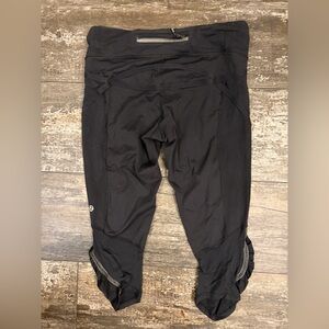 Lululemon capris sz 6